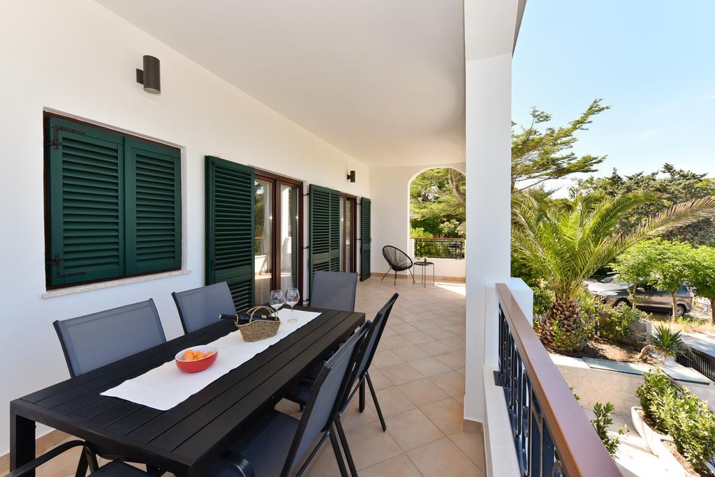 Mediterraneo Garden Apartments Петрчане Экстерьер фото