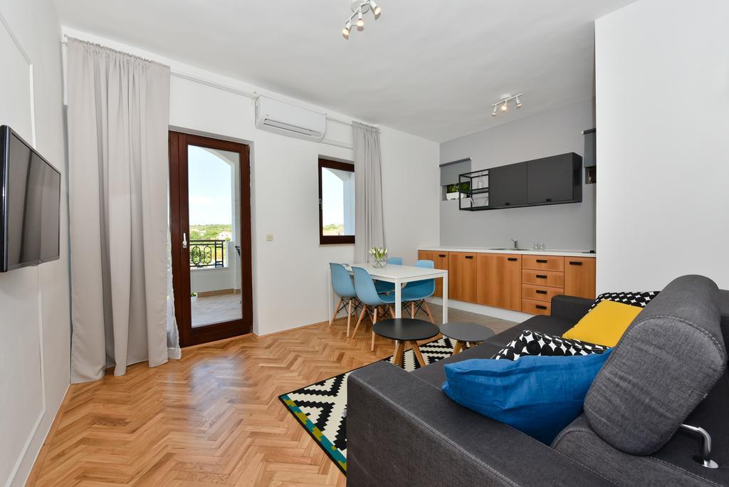 Mediterraneo Garden Apartments Петрчане Экстерьер фото