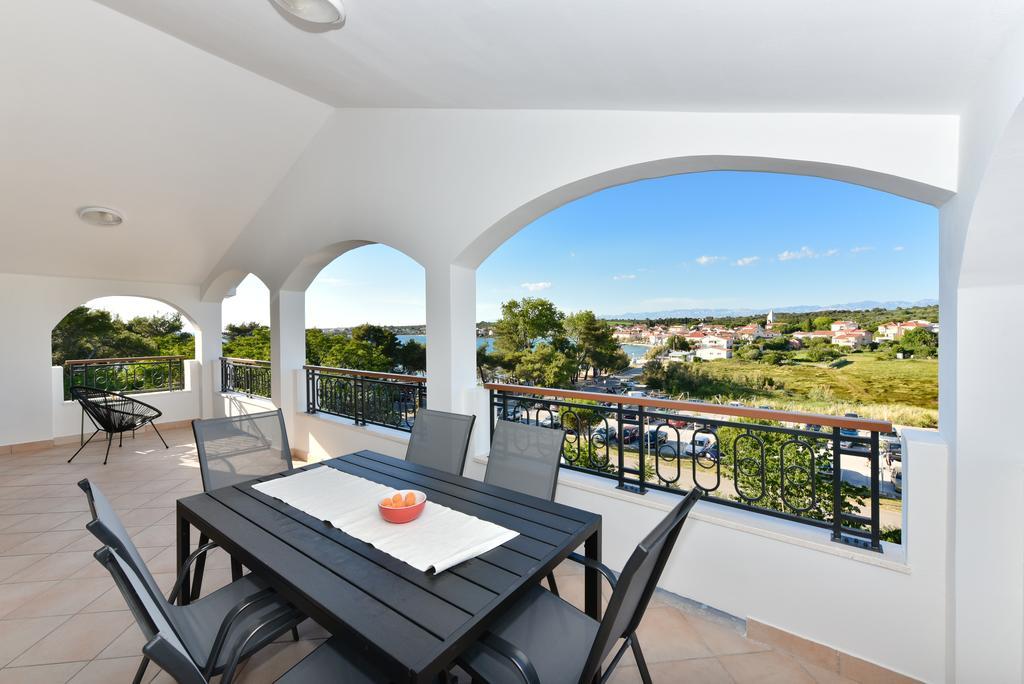 Mediterraneo Garden Apartments Петрчане Экстерьер фото
