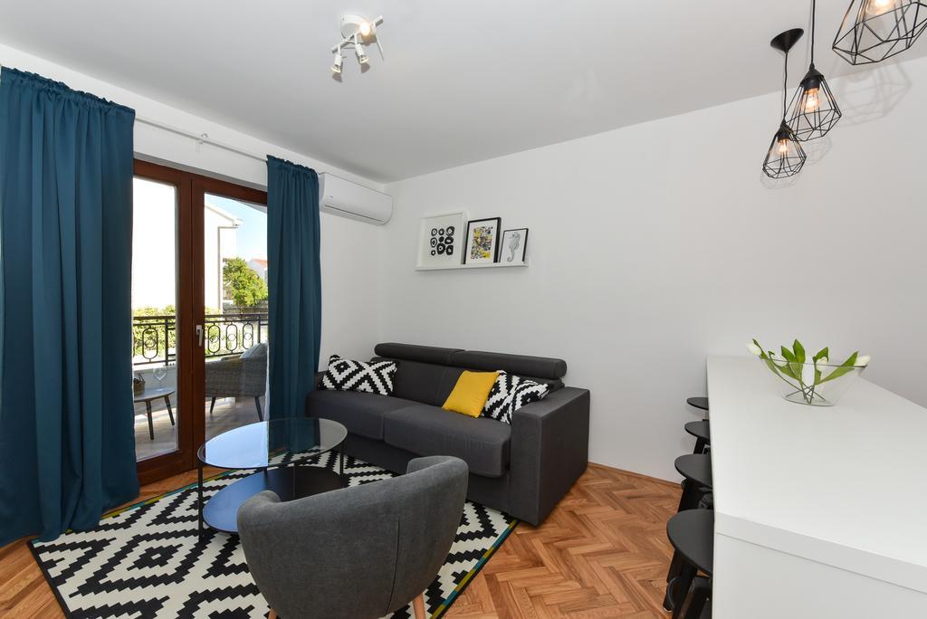 Mediterraneo Garden Apartments Петрчане Экстерьер фото